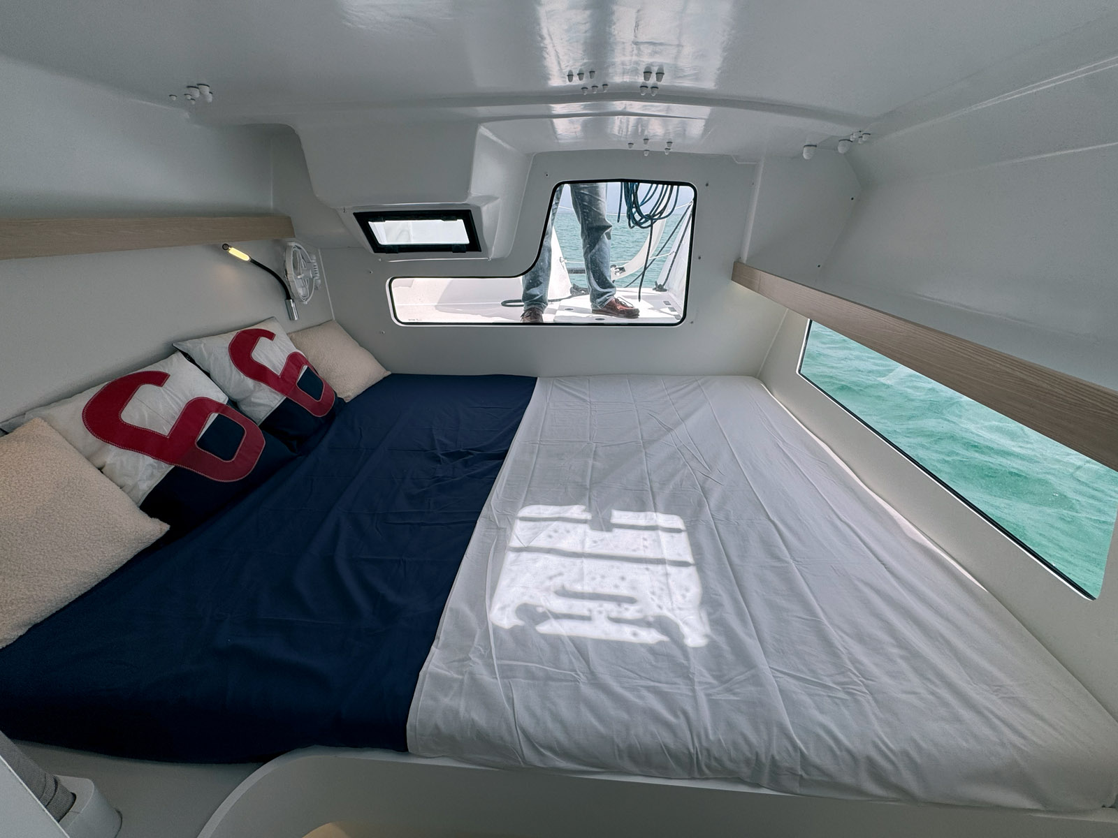The berth in the guest cabin is set  athwartships, offering a breathtaking  view of the sea.