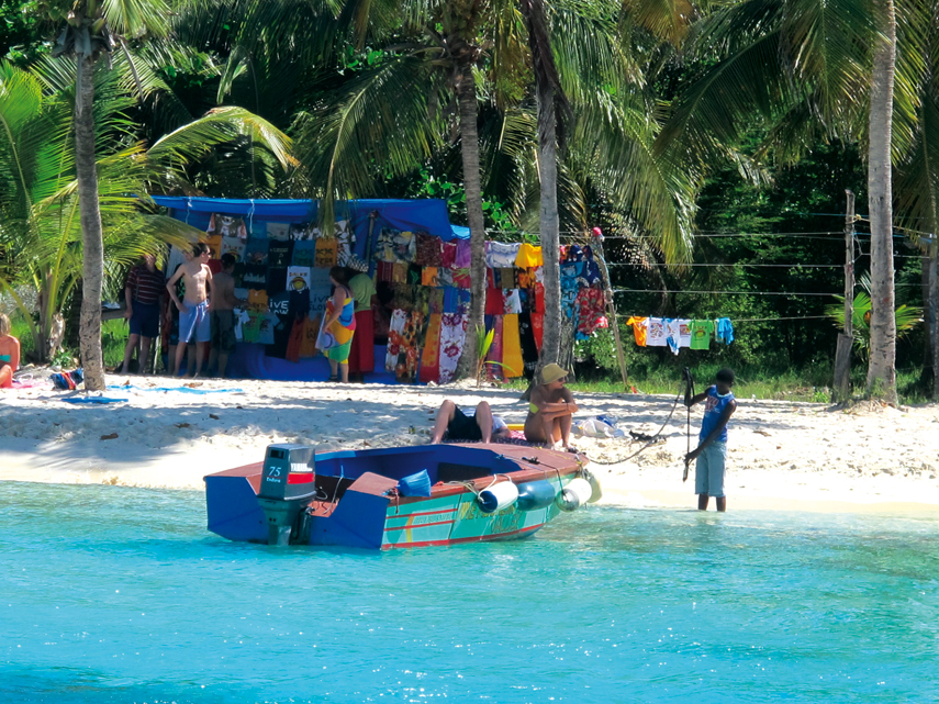 Destination Grenadines in multihull