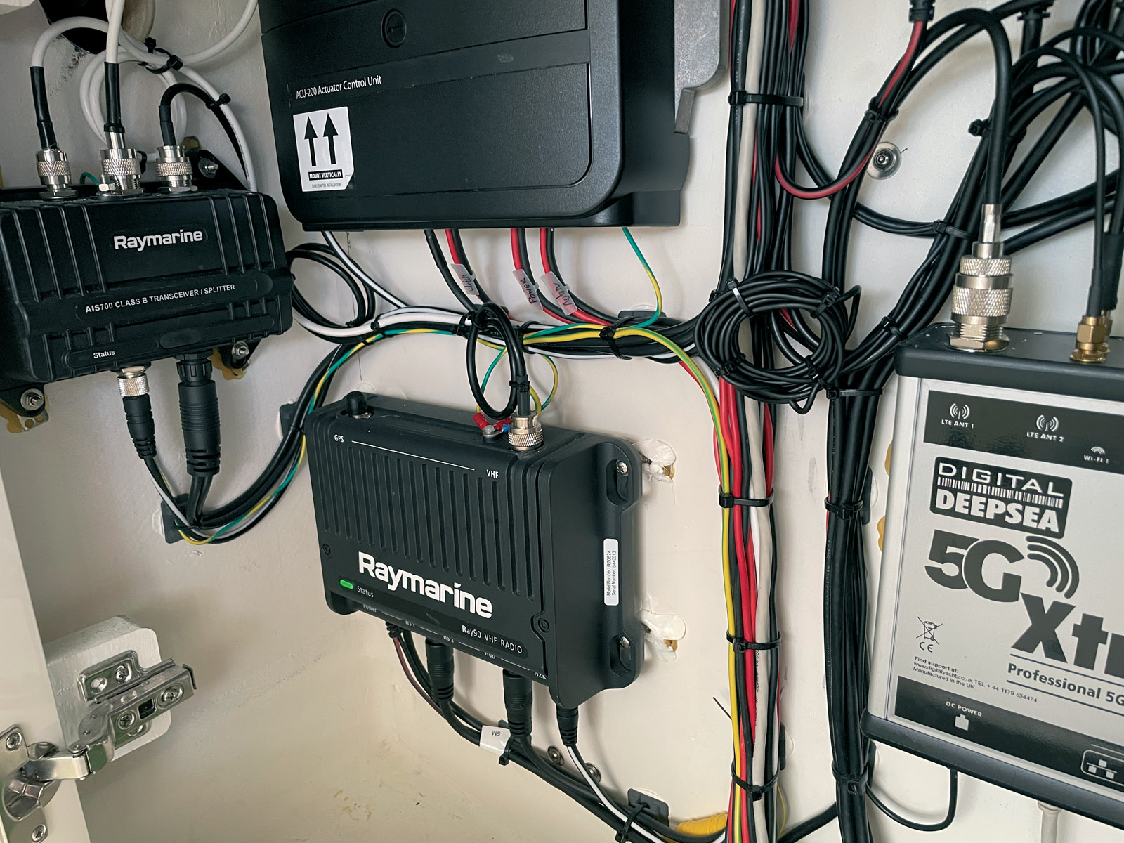 The electrical installation is particularly neat.