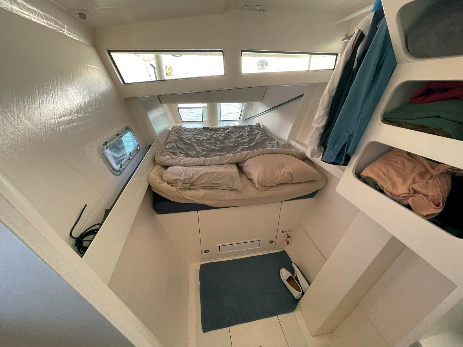 The cabins have no headlining… but they do have plenty of natural light thanks to the numerous openings.