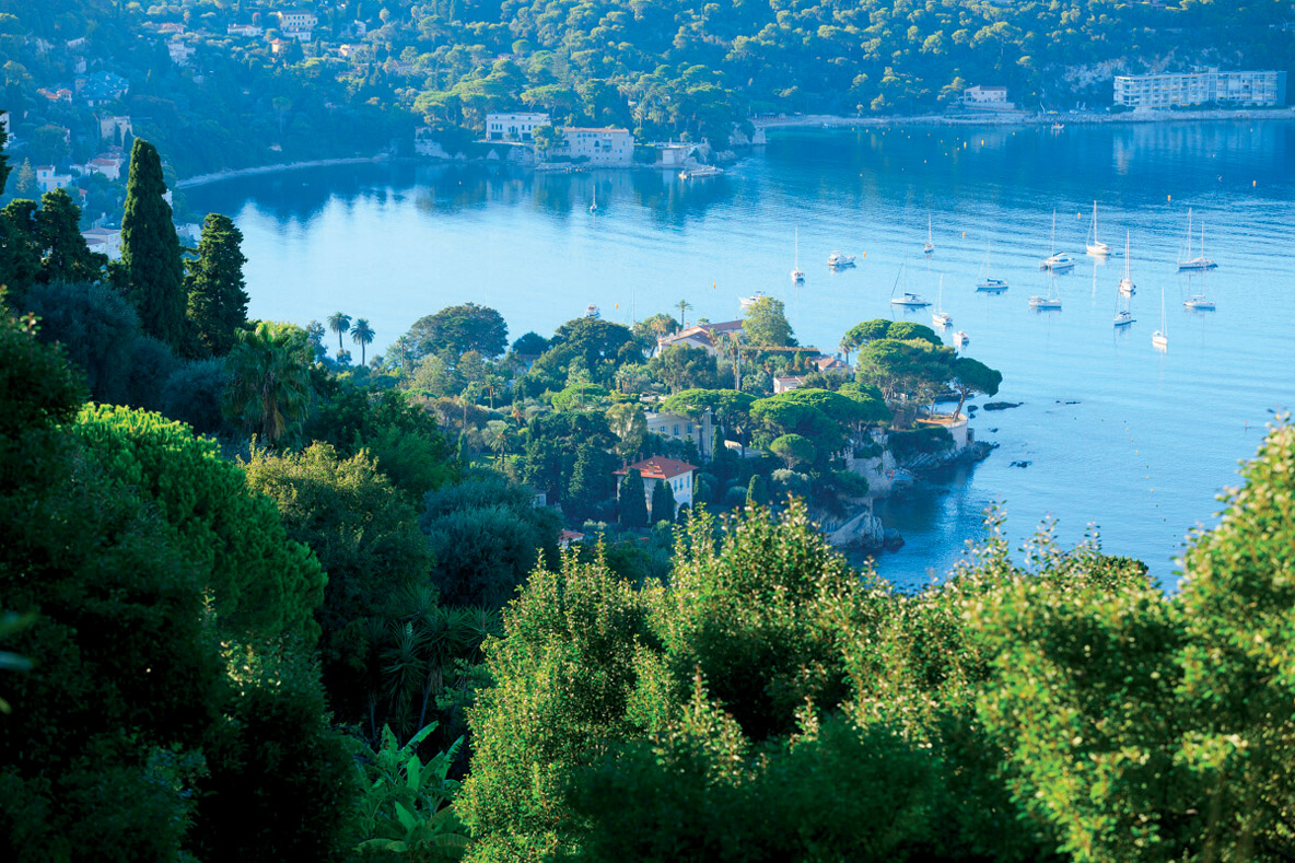 The Saint-Jean-Cap-Ferrat peninsula is home to some of the most expensive villas in the world. ©Côte d’Azur France/Camille Moirenc