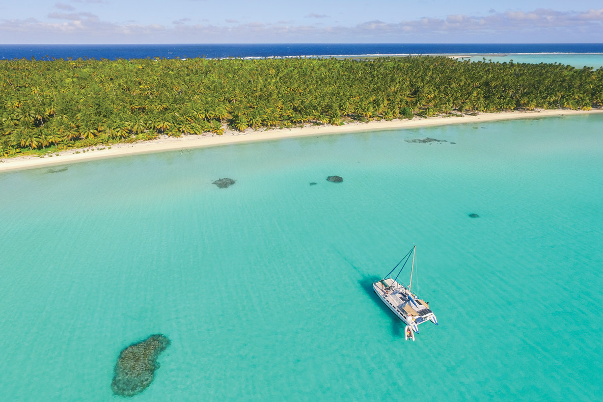 View of the anchorage to the south-east of the atoll. 