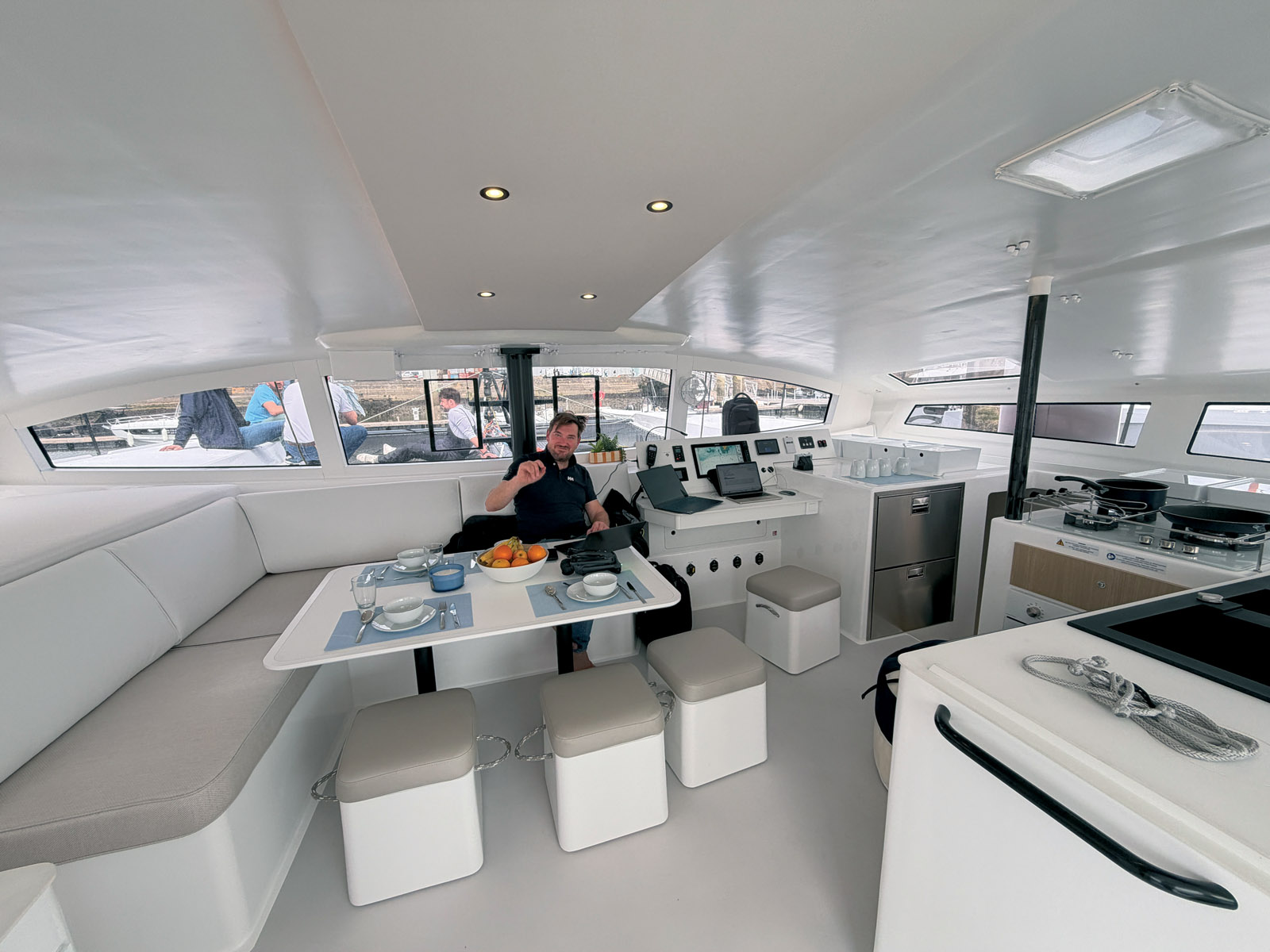 Franck Darnet’s team managed to create a cozy interior…  with only 440 lbs (200 kg) of extra weight allowed!