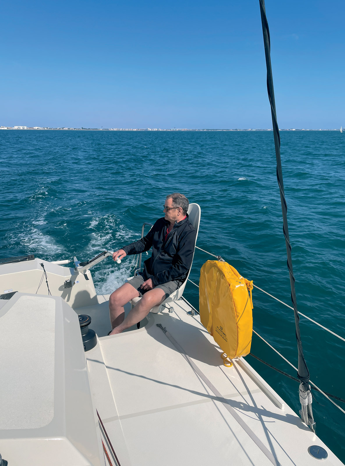 The TRM 43 has two helm stations, each with tiller steering and a bucket seat.