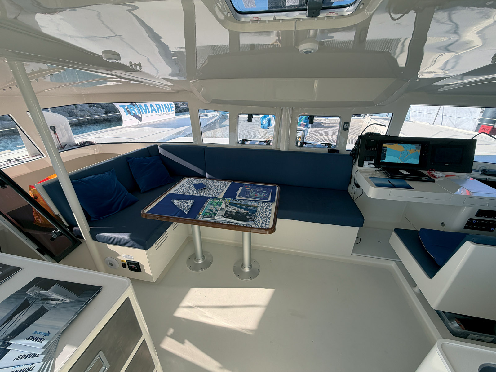 The nacelle manages to offer sufficient volume despite the coachroof design, which is set far back.