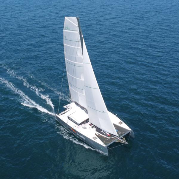 Upwind, the MG5 can  exceed 10 knots with  disconcerting ease, even when absolutely hard on the wind …
