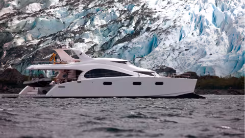 A motor catamaran can be a good solution to go far and discover the world, as Laurent Bourgnon demonstrated with his Sunreef 70... 