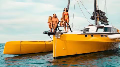 Cruising is on hold for Elayna, Riley, Darwin and Lenny. © La Vagabonde III