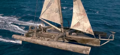 The sailing trimaran in the film Waterworld was capable of reaching 15 knots. ©VPLP/DR