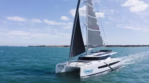 AURA 51 SMART ELECTRIC - Builder Teaser - Multihulls World