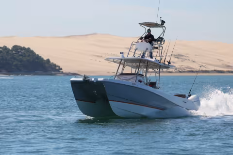 GARNET 300 HT FLY Powercat - Boat Review Teaser - Multihulls World