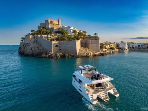 LEEN 56 - 300 nm Aboard From Ibiza to Barcelona - Multihulls World