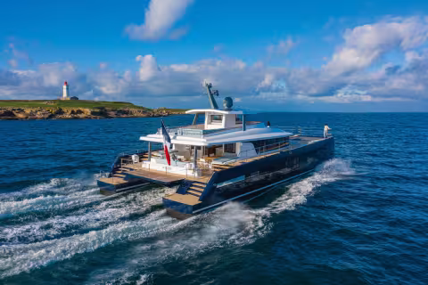 JFA - LONG ISLAND 78 Power Catamaran - Boat Review Teaser - Multihulls World - Multicoques Mag