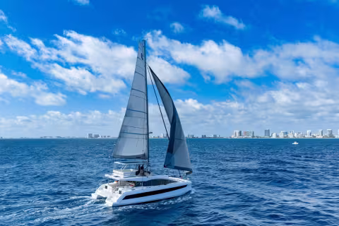 AQUILA 50 SAIL | Walkthrough | Multihulls World