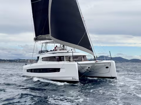 Bali 5.2 | Walkthrough | Multihulls World