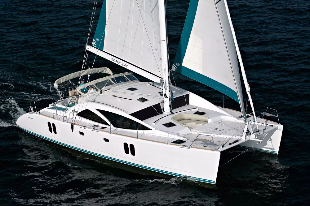 Catamaran, made by Discovery Yahcts