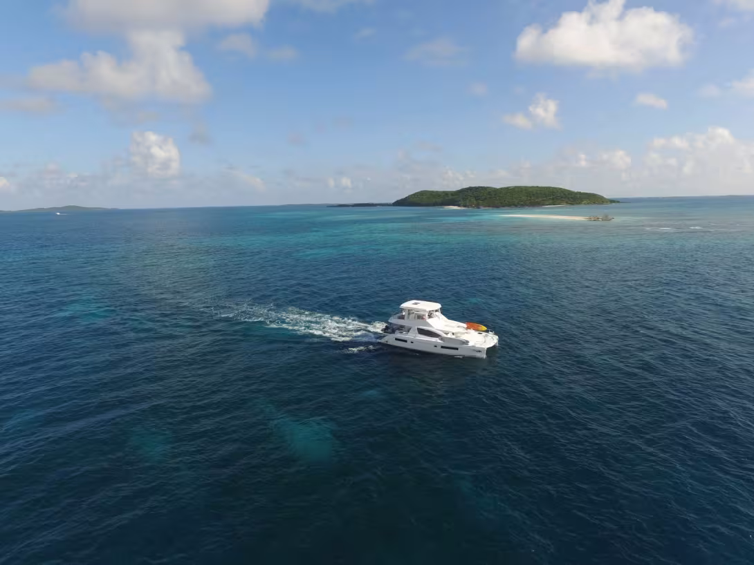 Isla Palominos is a true earthly paradise, and is still intact. Only a few miles from your departure point, it's the first in a series of spectacular anchorages!  