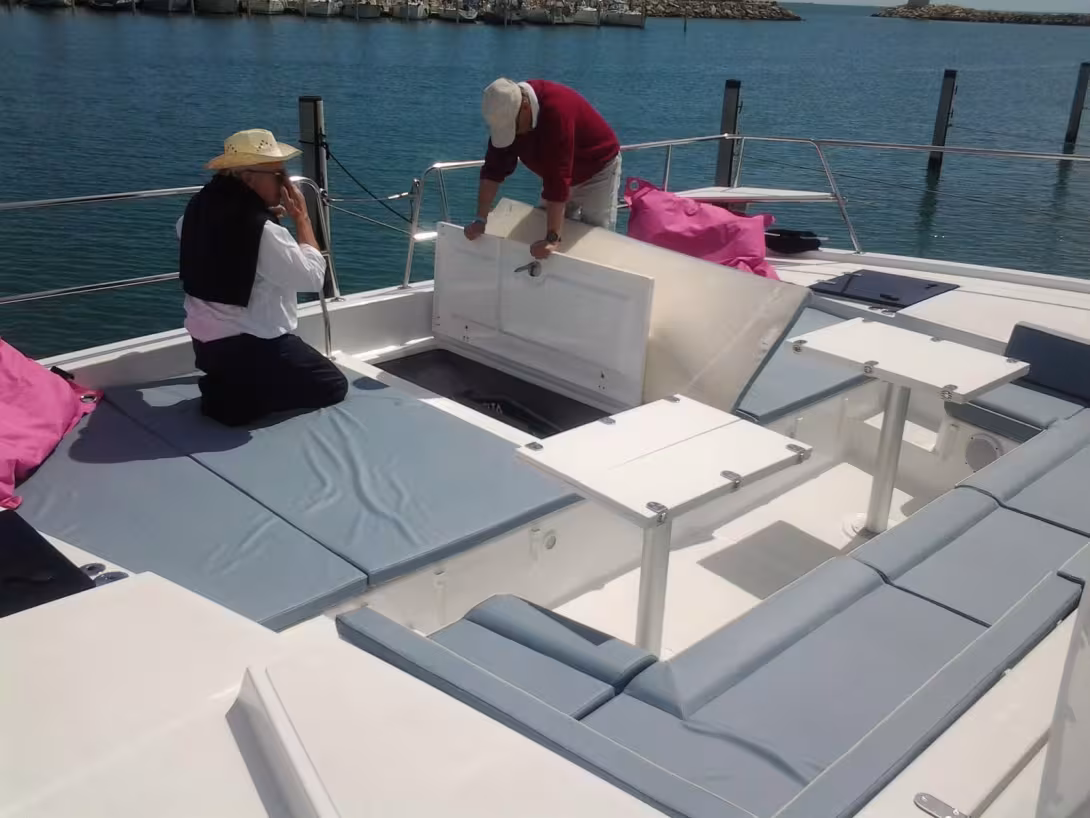 A boat show is the ideal place to devote yourself to an interesting comparison, by passing from boat to boat, on condition that you have targeted the boats which correspond to your requirements!