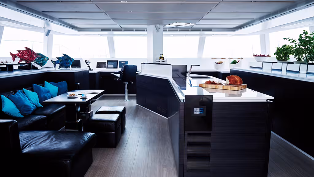 The open space saloon-galley is incredibly voluminous, and especially adapted to the modern style of luxury charter. The perceived quality of the materials highlights here a pure Italian style! 