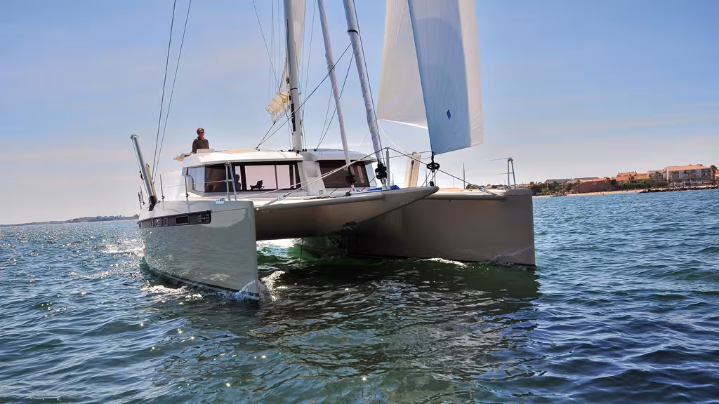 Even in light airs, the S48 is a lively and fast catamaran.