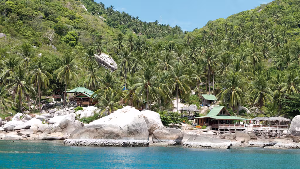 Ao Hin Wong, superb snorkeling and an atmosphere ashore straight from the 70s...