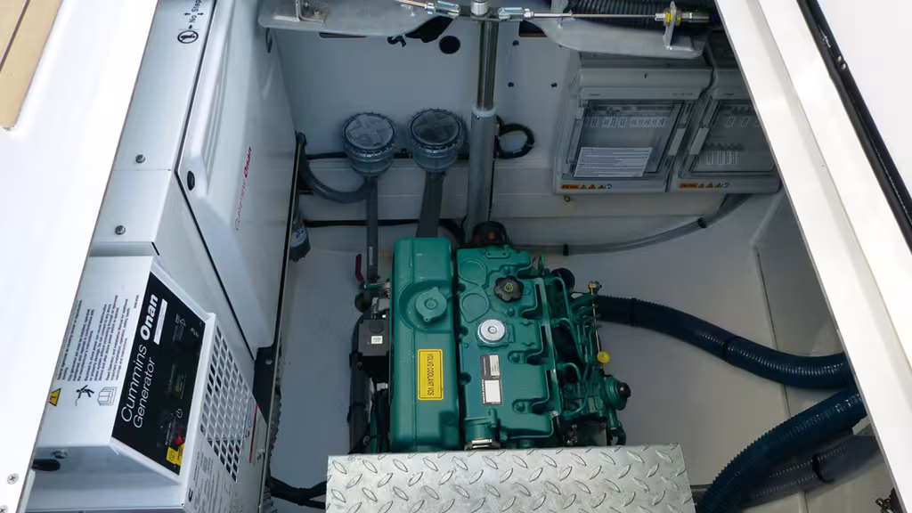 On recent boats, the generator is almost more important than the engines. A powerful generator allows a large battery bank to be recharged in two hours, and limits the noise disturbance.