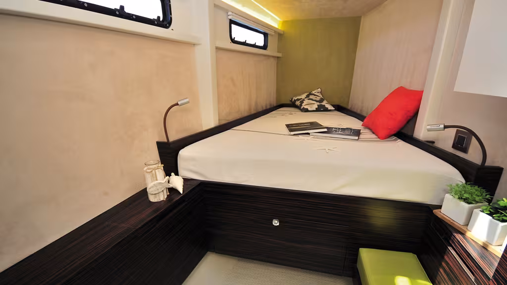 Serenity and quality in the cabins (here forward, to port)