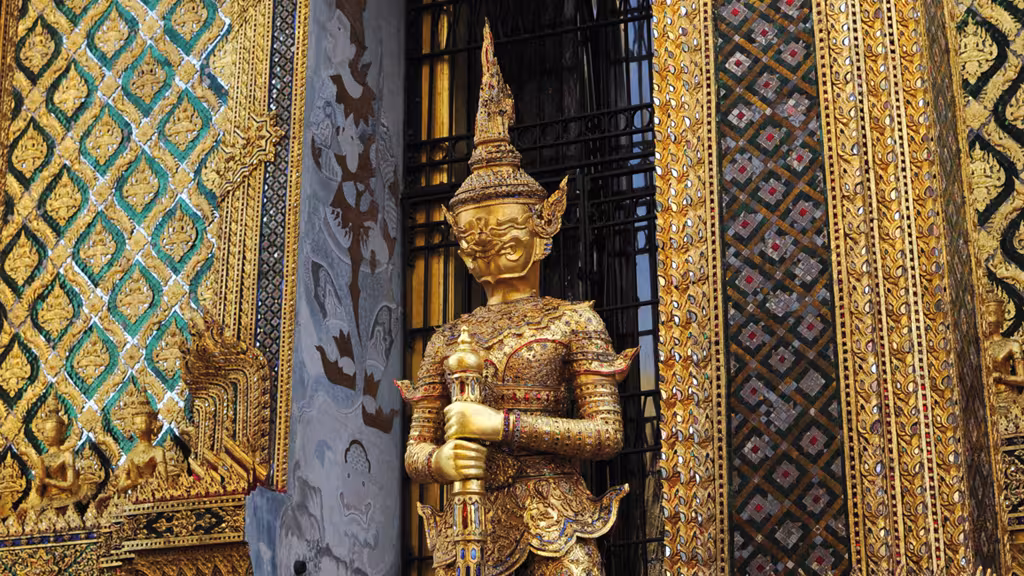 Thailand is not just the sea... There are also some wonderful temples to discover, and many, many other things!