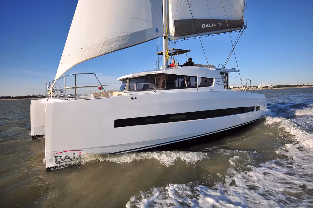 Catamaran Bali 4.0