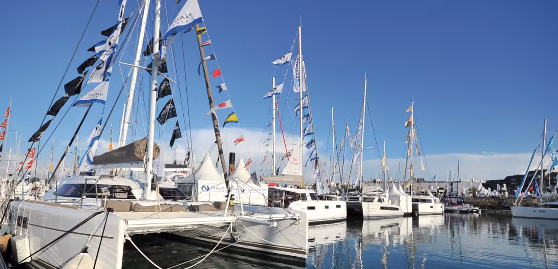Nowadays, there are fewer occasions for using flags.  But it is still traditional to see them at boat shows.  Especially at France’s… Grand Pavois!