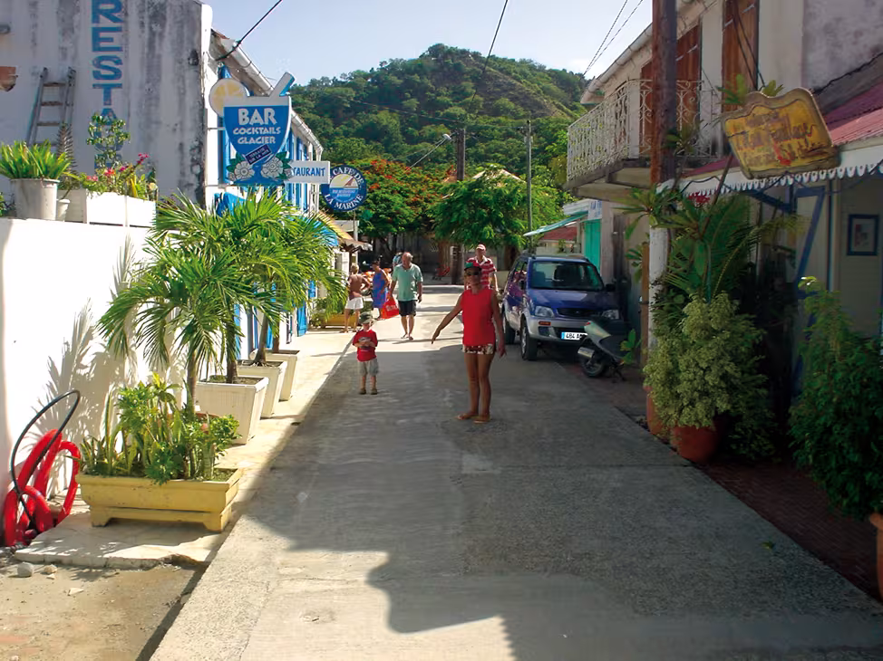 Les Saintes village is a haven of peace… In the evening when the tourists from Guadeloupe have gone!