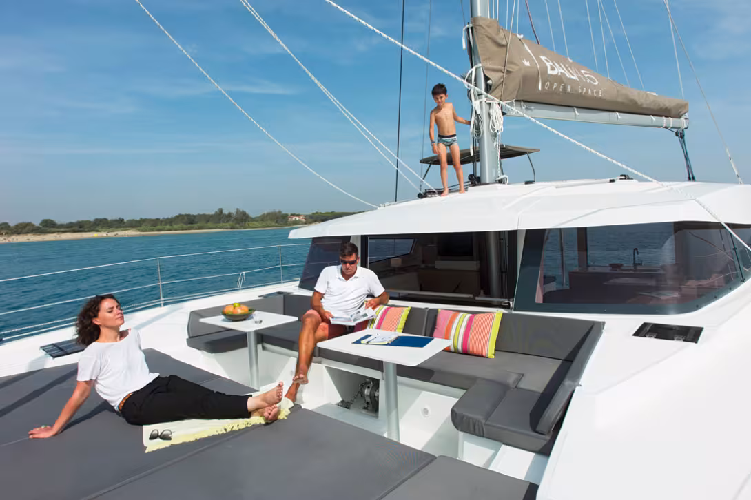 The main innovation of the deck plan is the large sundeck / cockpit that extends from the coachroof - gone are the trampolines! 