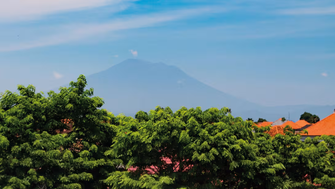 On Bali, the volcanos are not just there to be attractive, they thunder!