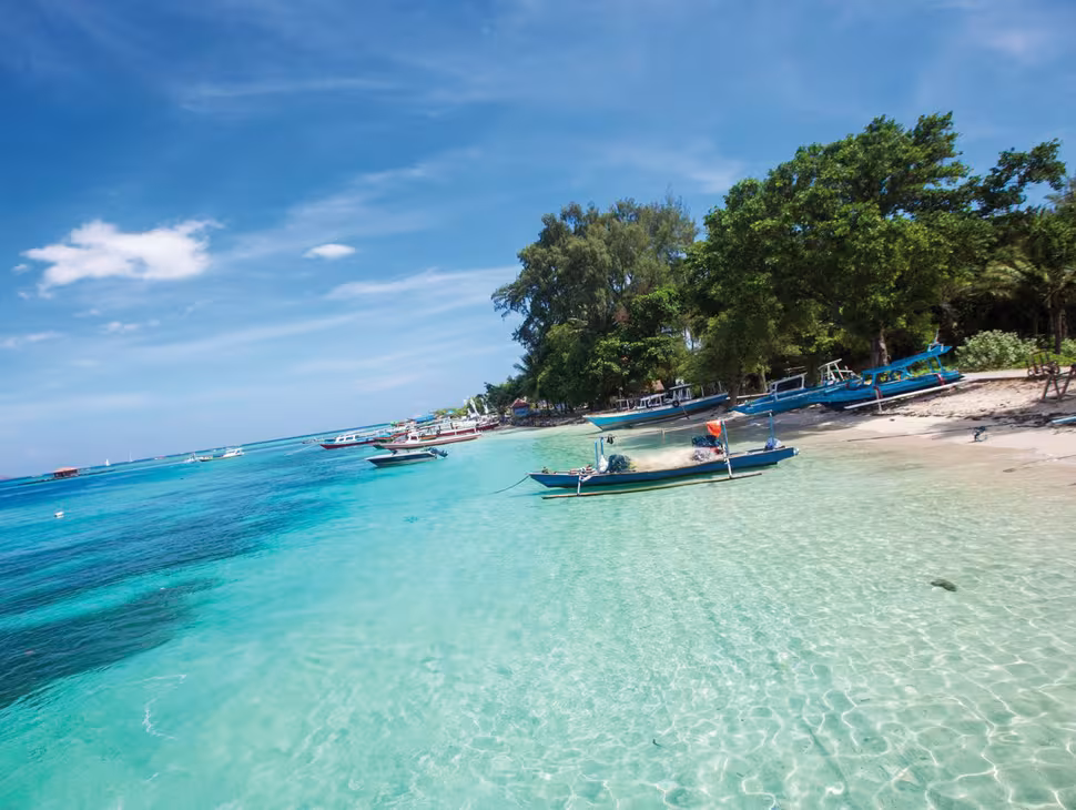 At each anchorage, a sublime beach. It’s up to you to find your favorite.