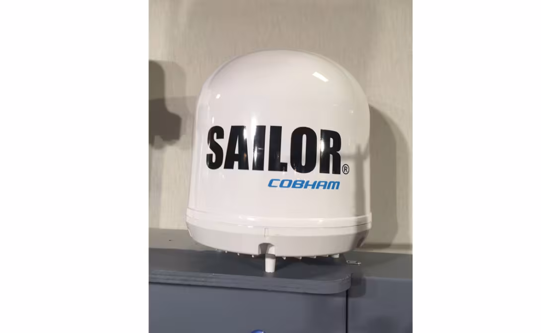 With a radome aerial such as the Sailor 500, the speed allows photos and short films to be sent and received via the Inmarsat network. It is small in size, but the price of communications starts to be significant.