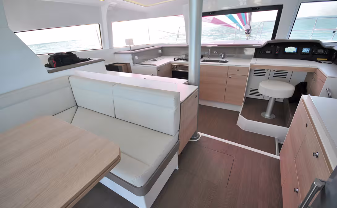 Version 4.1 has developed, with the service bar and the new dining area! Innovative features complete this model 