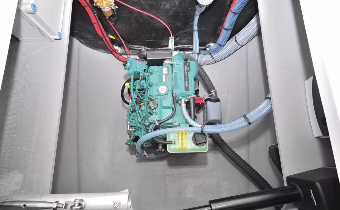 Exemplary access to the engine compartments!