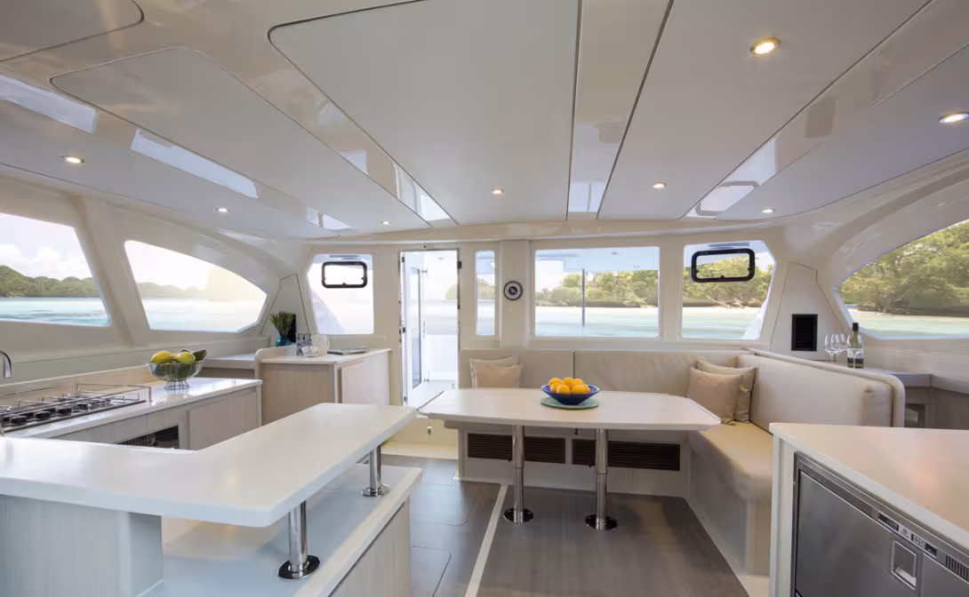 With headroom of 2.12m, the saloon is very comfortable.  And there’s plenty of light, thanks to the generous hatches