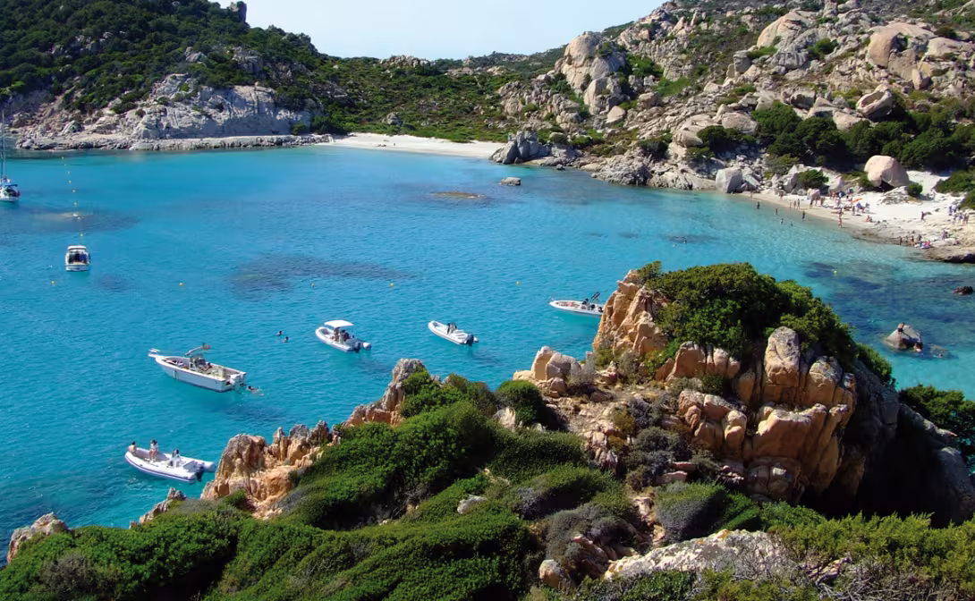 With 1,850km of coastline, there is no shortage of anchorages!  
