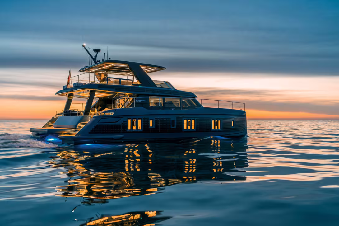 While the twin 120-kW electric motors are capable of propelling the 60 Power Eco at 10 knots, fuel consumption suggests cruising at 7-8 knots