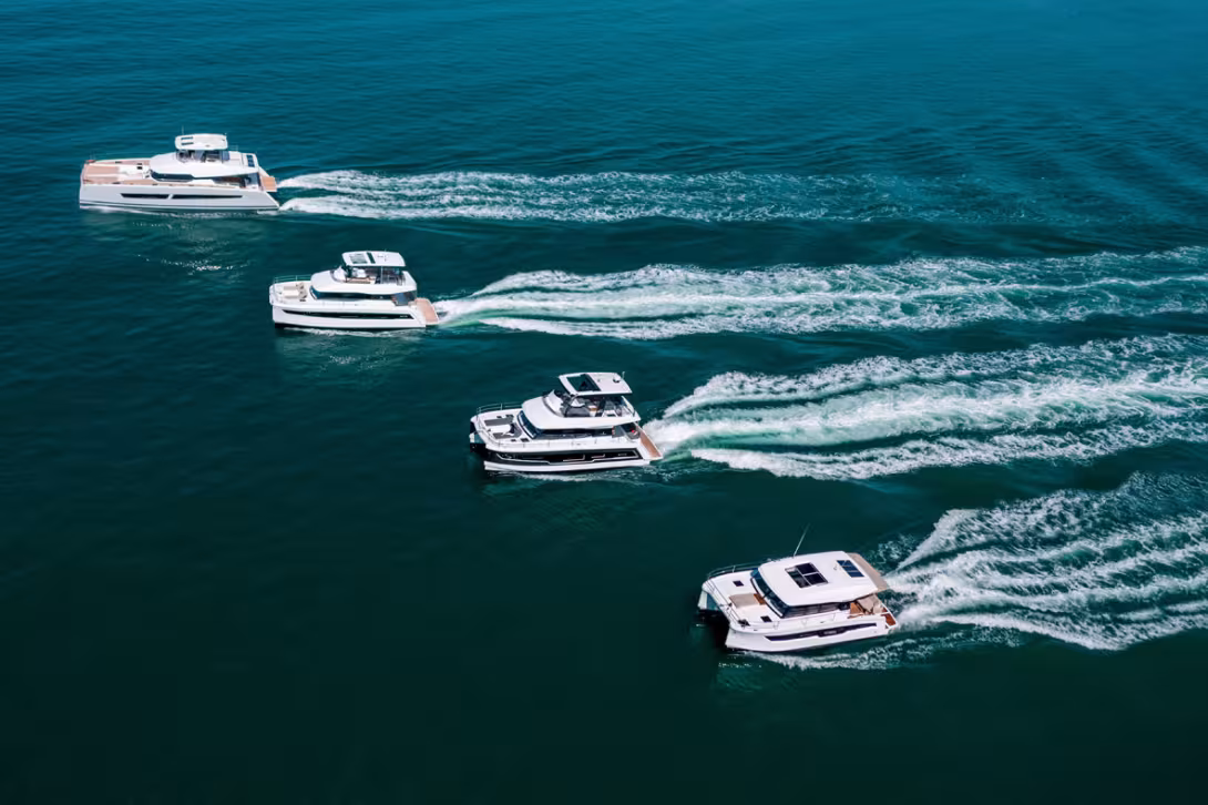 In Fountaine Pajot’s powercat range, the MY 4S, 5 and 6 are equipped with Volvo IPS pods, but the Power 67, like its big sistership the 80 (not in this family photo), remains faithful to the propshaft.