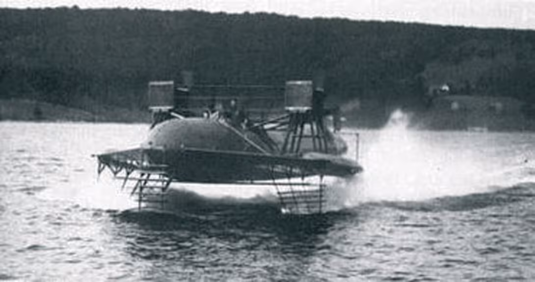 Alexander Graham Bell bought the hydrofoil patent from Forlanini and went on to build several prototypes, breaking several world records.