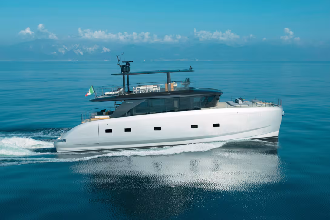 The elegant superstructures with inverted windshields echo  the explorer style of the BG and BGX ranges by Bluegame.