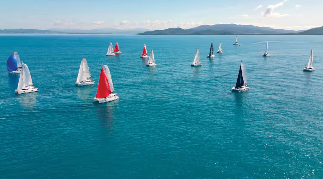 The skippers eagerly await the wind... which would eventually arrive in the Gulf of Follonica.