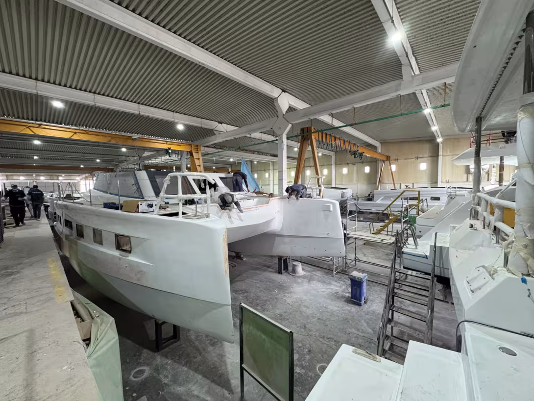 The four assembly lines (here that of the Aventura 45) are located in Building #4, which is 360 feet (110 meters) long.