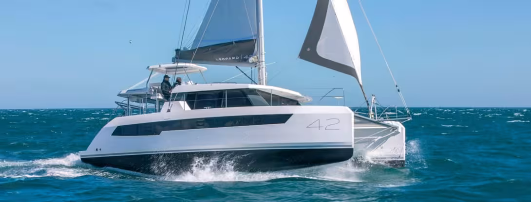 The Leopard 42 performs very well in  a good breeze, capable of easily  maintaining average speeds of 8 to  9 knots.